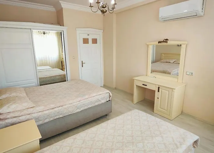 Goldcity De Deniz-doga Manzarali Villa, Isitmali Havuz,sauna,fitness ,fiber Wifi Villa Alanya