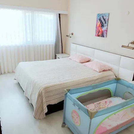 Goldcity De Ana Binaya Yakın Deniz-doğa Manzaralı