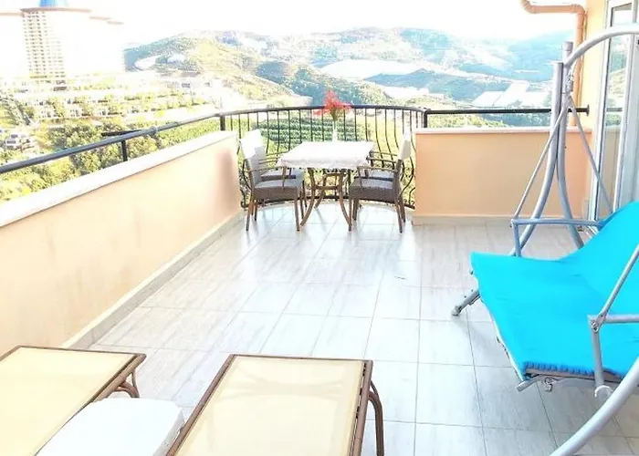 Goldcity De Ana Binaya Yakın Deniz-doğa Manzaralı Villa Alanya