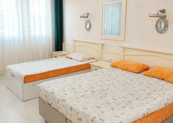 Goldcity De Ana Binaya Yakın Deniz-doğa Manzaralı Villa *