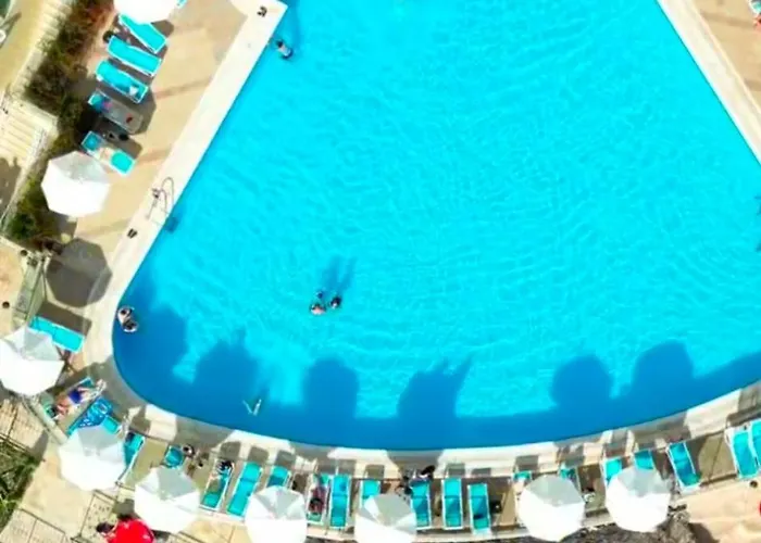 Goldcity De Ana Binaya Yakın Deniz-doğa Manzaralı Villa Alanya