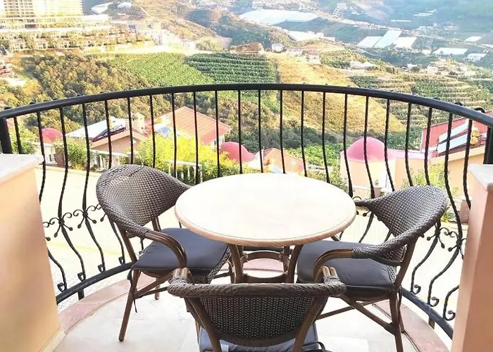 Goldcity De Ana Binaya Yakın Deniz-doğa Manzaralı Villa *