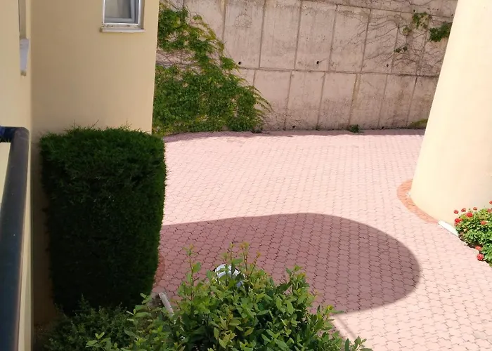 Goldcity De Ana Binaya Yakın Deniz-doğa Manzaralı Villa *