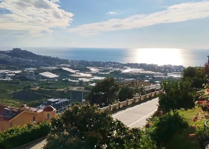 Villa Goldcity De Ana Binaya Yakın Deniz-doğa Manzaralı