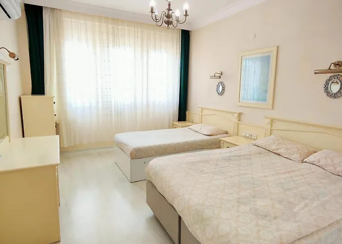 Goldcity De Ana Binaya Yakın Deniz-doğa Manzaralı Villa *